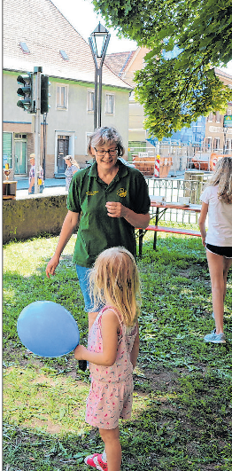 Auch die kleinen Gäste und ihre Eltern können bei Spiel und Spannung ihren Spaß haben. Die Vereine laden zum „,Mitspielen“ ein. Beim allzeit beliebten Vereinsquiz warten attraktive Preise auf die Teilnehmer. Fotos: Rainer Fritsch