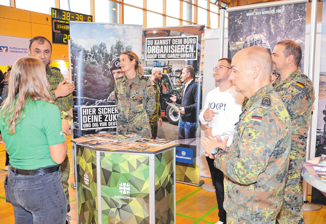 Die Vielfalt an Ausbildungsberufen ist umfangreich. In zahlreichen Branchen gibt es große Perspektiven.