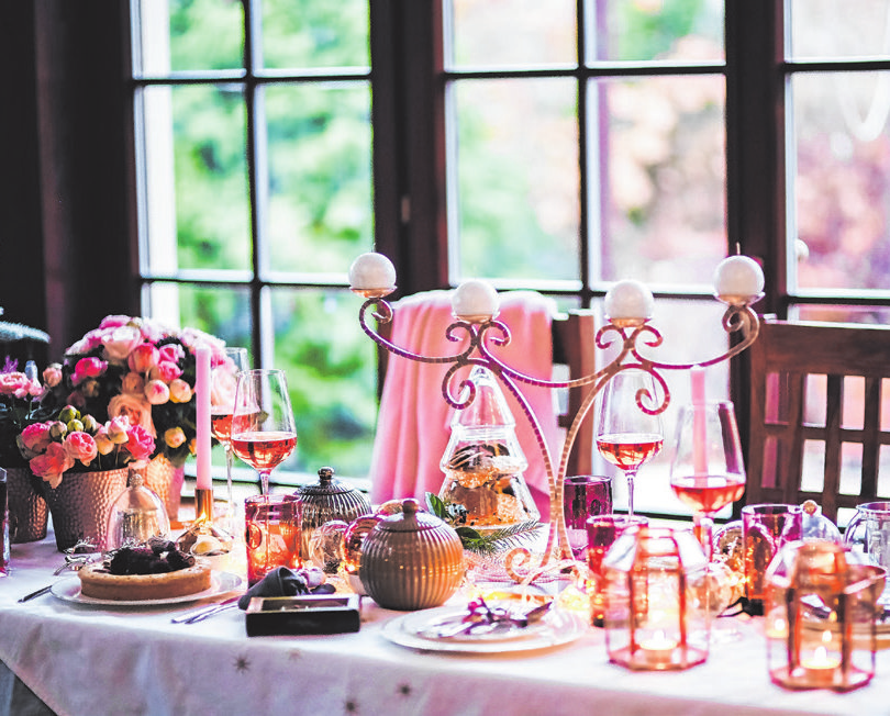 Rund um Weihnachten verwöhnen Sie die Gastronomen Ihres Vertrauens gerne mit den vielfältigsten Gaumenfreuden. Fotos: Christian Treffer (2), Pixabay