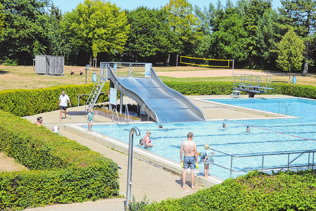 Ein Pluspunkt in der Freizeitgestaltung Mönchsroths ist das schmucke Limesfreibad, das zum aktiven Erholen einlädt.
