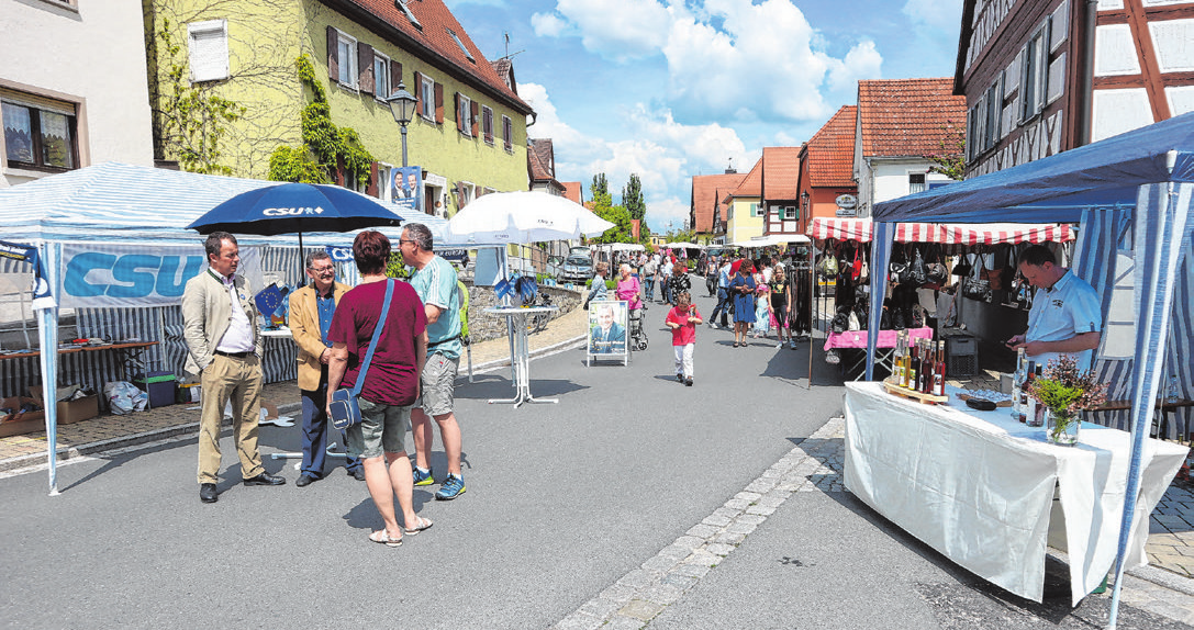 Aussteller aus Sugenheim und der Region präsentieren ihre gemischten frühlingshaften Angebote.