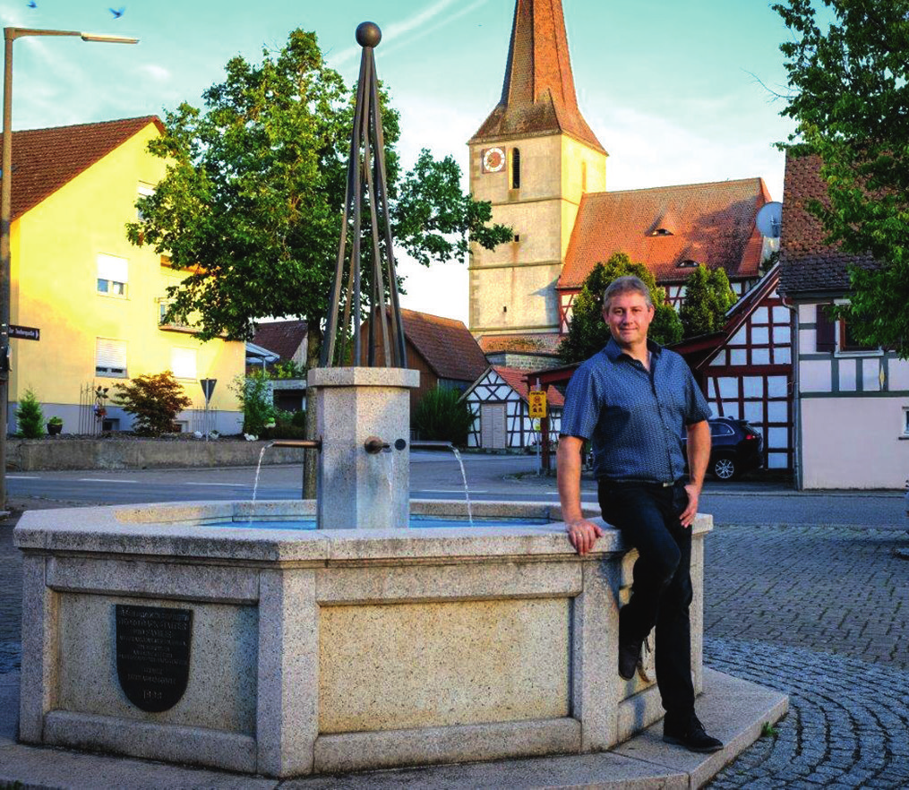 Bürgermeister Matthias Rößler sowie die ganze Gemeinde freuen sich auf Ihren Besuch! Fotos: Gemeinde