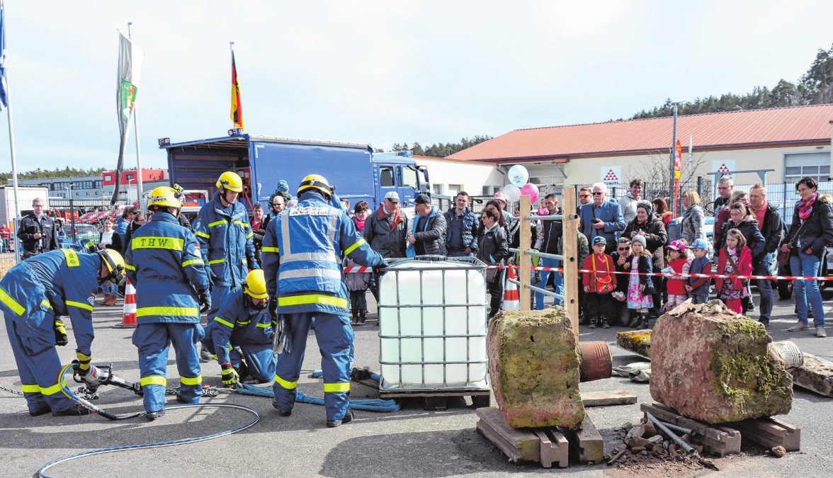 Die Besucher erwartet beim Gewerbetag ein vielfältiges Informationsprogramm mit interessanten Einblicken in Produktion und Arbeitsabläufe, Vorführungen des Handwerks, des Technischen Hilfswerks sowie Betriebsführungen.