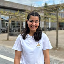 Saba Fazlali (22, Iran) Bachelorstudentin „Angewandte Informatik“. Foto: Hochschule Fulda, Nicolas Heinisch, Johannes Ruppel