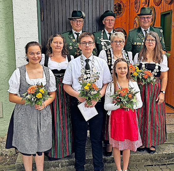Das amtierende Königshaus der Scharfschützen-Gesellschaft Bad Staffelstein/Ebensfeld.