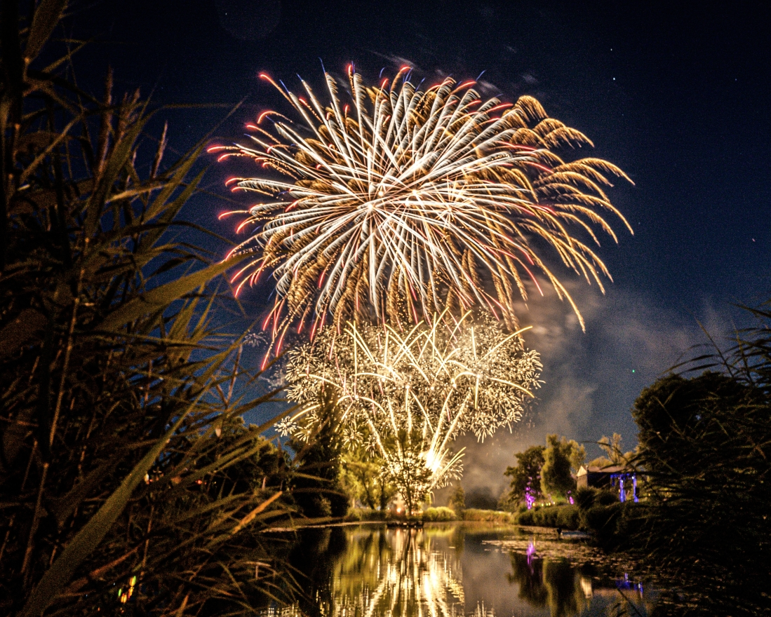 Das Abschlussfeuerwerk am Montag bietet einen unvergesslichen Festausklang mit einem Himmel voller Licht und Magie. FOTO: HUGO BARTHEL