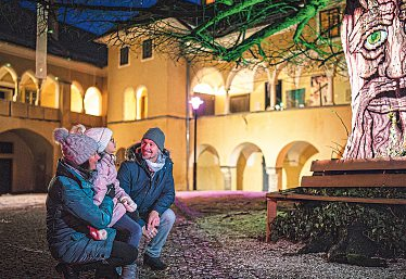 Der Kirchheimer Advent bietet für Familien eine perfekte Mischung aus festlicher Stimmung, gemütlichem Beisammensein und winterlichem Genuss - ein unvergessliches Erlebnis für Groß und Klein.