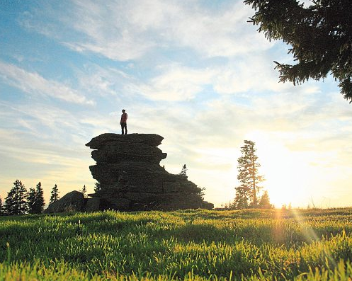 Am Teufelstein wollte der Sage nach Luzifer eine Leiter in den Himmel bauen. Foto: Stzeiermark Tourismus/Andrea Rennhofer