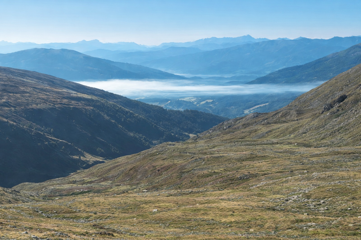 Blick ins Maltatal von der Tour aufs Reitereck. Auch die Kölnbreinsperre ist nicht weit. Foto: Elisa Aschbacher