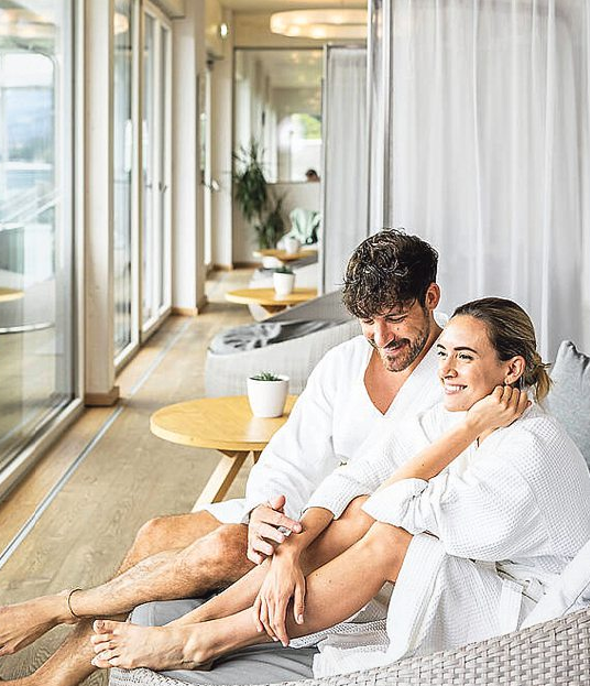 Das Badehaus verbindet Wellness mit Seeblick    Foto: Gert Perauer