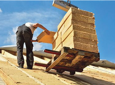 Eine gut gedämmte Dachfläche hält Wärme im Haus und verbessert den Wohnkomfort. Foto: Hermann - stock.adobe.com