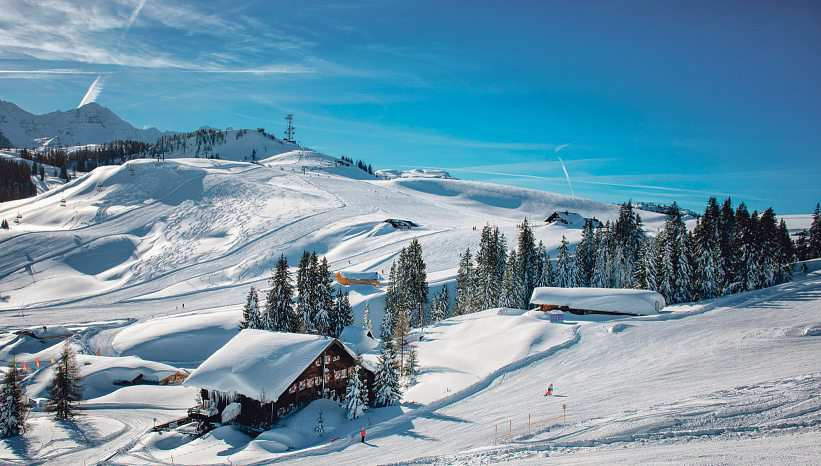 In Lofer zahlen Familien auch im kommenden Winter für die Tageskarte mit Eltern und allen eigenen Kindern/Jugendlichen bis 18 Jahre in der Hauptsaison nur 130 €. Foto: Kerstin Jönson