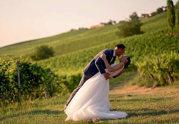 Jedem Fest sein besonderer Ort: Hochzeitsfeiern inmitten der Weinberge boomen.  Foto: (c) gndweddings