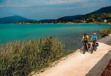 Vom Friedelstrand kann man auch gemütlich nach Klagenfurt radeln. Foto: Uwe Geissler / Kärnten Werbung