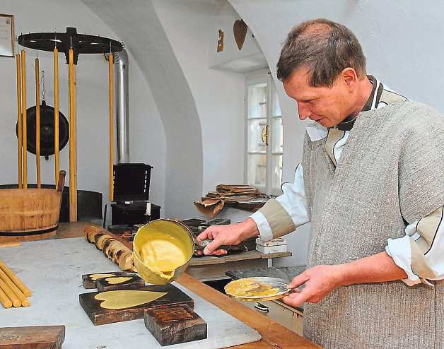 Stöckl hat auch Jahrzehnte als Wachszieher gearbeitet. In dieser noch immer funktionsfähigen Werkstätte wurde ein kleines Museum eingerichtet, das auf Anfrage besucht werden kann.