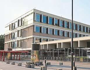 Das moderne Campus-Gebäude sorgt für ein entspanntes Lern- und Lehrumfeld. Foto: Arnold Wallner