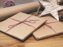 Umweltfreundliches Geschenkpapier ist hoch im Kurs. Die Herzen der Liebsten werden höherschlagen. Foto: Sonja Birkelbach - stock.adobe.com