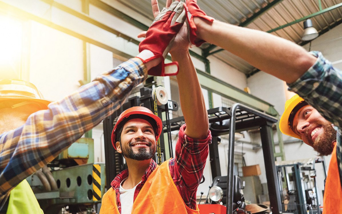 Die Industrie ist bei der Gestaltung neuer Lehrberufe ein wichtiger Partner. Foto: Robert Kneschke