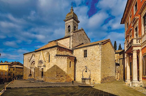 Die malerische Altstadt in San Quirico d'Orcia . Die kleine Gemeinde liegt in der Toskana in der Provinz Siena. Foto: Paolo Borella - stock.adobe.com