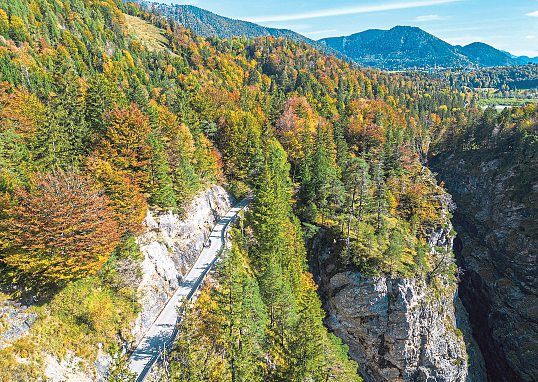 Alle Wanderwege führen auf landschaftlich reizvollen Strecken. Foto: Fuschlseeregion/Oberschneider