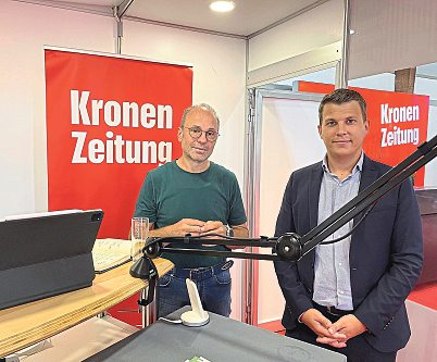 Verschiedene Kärntner Persönlichkeiten waren schon zu Gast im „Krone“Podcaststudio, das auch auf der Klagenfurter Herbstmesse einen Blick hinter die Kulissen ermöglichte. Foto: Jana Kruse