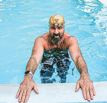 Josef Köberl holte bereits zahlreiche Rekorde im eiskalten Wasser. Foto: Barbara Anderl