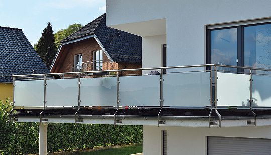 Der Anbaubalkon - eine sinnvolle Investition in mehr Lebensqualität sowie eine Wertsteigerung für die Immobilie. Foto: Christoph Hähnel - stock.adobe.com