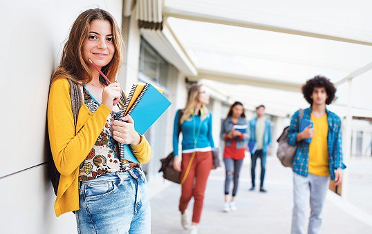 Das zukunftsweisende Modell Lehre mit Matura eröffnet spannende Chancen. Foto: sebra-stock.adobe.com