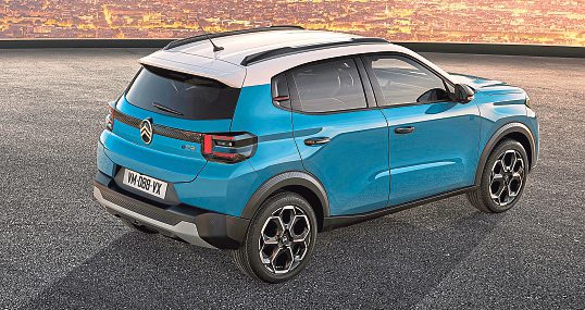 Sollen dank günstiger Einstiegspreise E-Mobilität für alle möglich machen: Citroëns ë-C3 und Fiats Grande Panda. Foto: Citroen