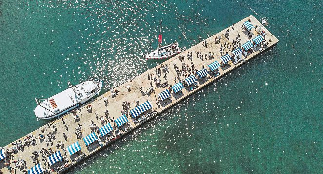 Der Geschmackspier“ findet mehrmals im Jahr auf der Nordmole in Izola statt. Foto: Dragan Zlatanovic