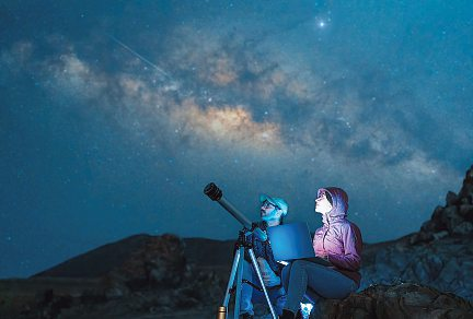 Dem Himmel ein Stück näher: „Sternderlschaun“ im Nationalpark Gesäuse. Foto: oscargutzo-stock.adobe.com