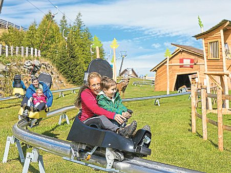 Die Sommerrodelbahn auf der Katschberghöhe verbindet Tempo mit Naturerlebnis. Foto: Franz Gerdl
