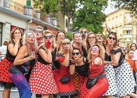 Drei Tage voll fantastischer Musik, mitreißendem Tanz und Kulinarik beim Festival RetrOpatija. Foto: Anton Unkovic