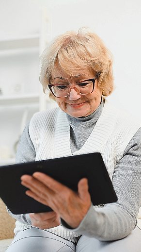 Alleinerziehende und Pensionisten in finanziellen Notlagen profitieren von den Neuerungen. Foto: Serhii stock.adobe.com