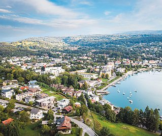 Der Immobilienmarkt im südlichsten Bundesland kennt keinen einheitlichen Trend. Foto: mdworschak - stock.adobe.com