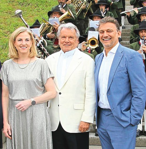 Eröffneten in Erl: BM Beate Meinl-Reisinger, Hans Peter Haselsteiner & Jonas Kaufmann (r.).