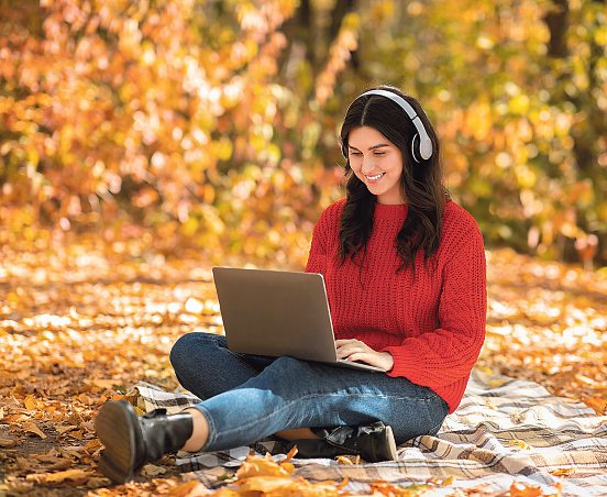 Im Herbst lautet die Devise: Raus aus der Wohnung und rein in die Natur: Frische Luft und Tageslicht sind wahre Stimmungsaufheller.