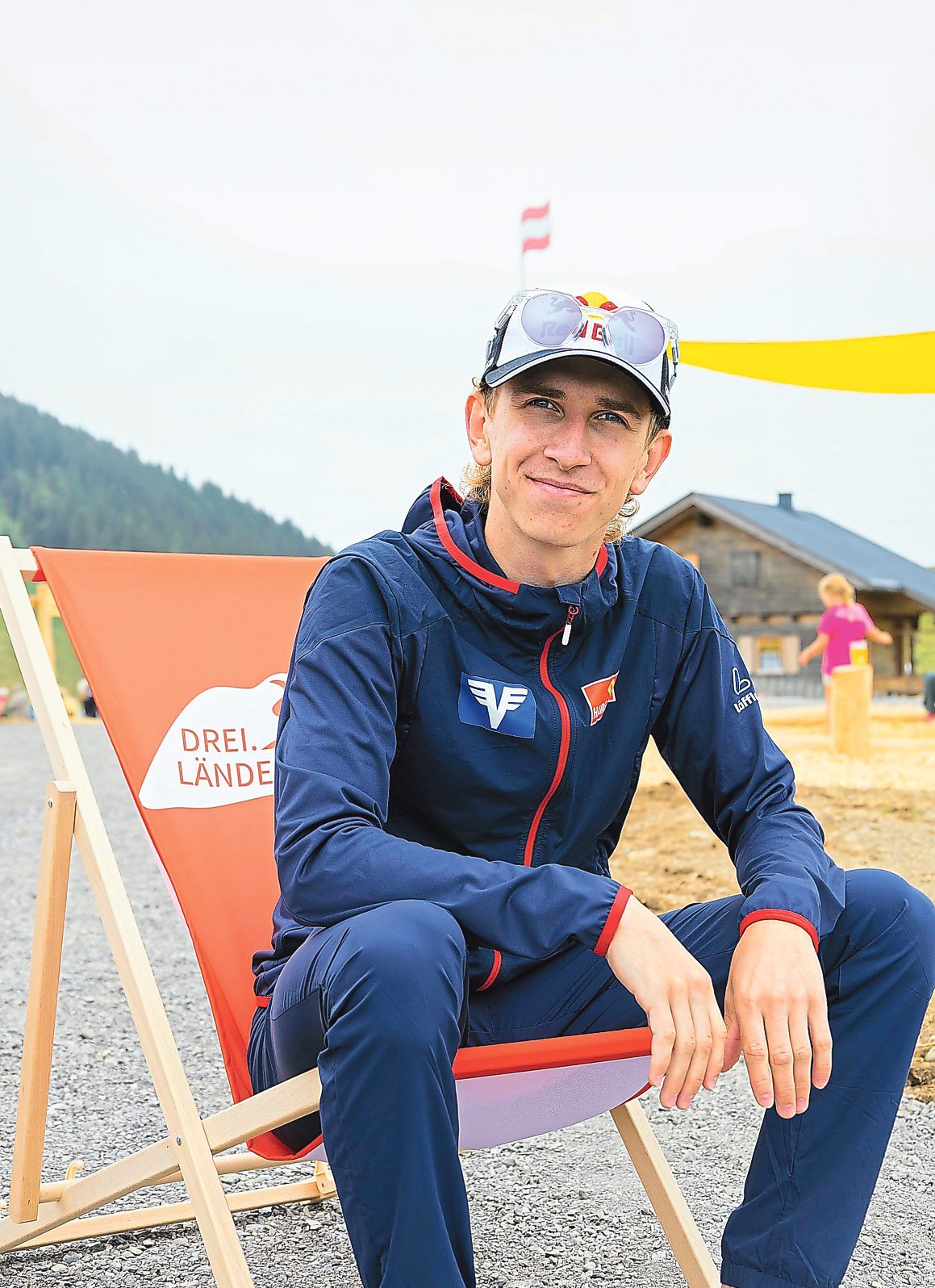 Die Region Villach - Faaker See - Ossiacher See setzt künftig auf sportliche Unterstützung: Skisprungstar Daniel Tschofenig ist das neue Testimonial der Tourismusregion. Einer der ersten Schwerpunkte der Zusammenarbeit war seine Unterstützung bei der Wiedereröffnung der Dreiländereck-Bergbahn.