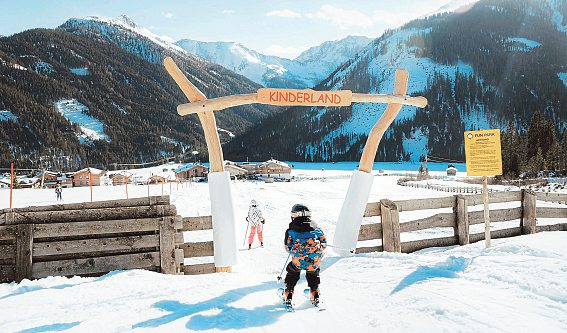 Das Skigebiet Golzentipp ist ideal für Einsteiger und Familien. Foto: Elias Bachmann