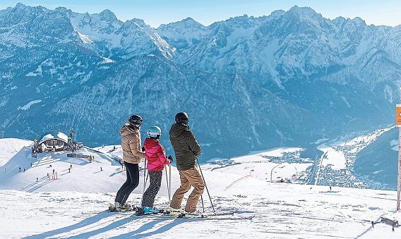 Lienz trägt seinen Beinamen "Sonnenstadt“ zu Recht und macht das Skigebiet Zettersfeld zum Revier für alle, die Wintersport mit urbanem Lebensgefühl verbinden wollen.