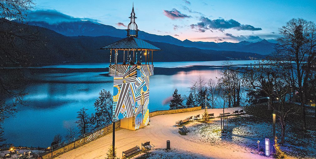 Kunst trifft Stille: Der Millstätter Lichtweg verwandelt den See in der Adventzeit in ein leuchtendes Gesamtkunstwerk - ein Spaziergang zwischen Licht, Wasser und Besinnung. Foto: Gert Perauer