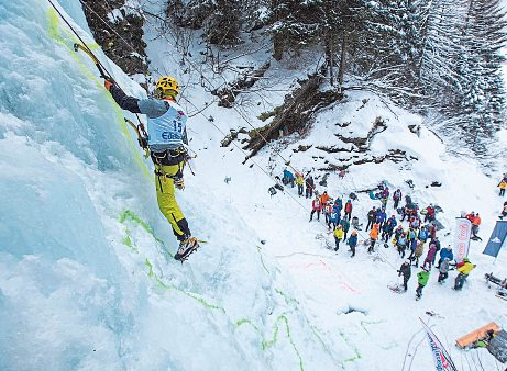 Oben: Das größte Eiskletterfestival Europas findet 2026 wieder in Matrei statt. Foto: Christian Riepler