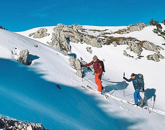 Skitouren sind für viele längst mehr als nur ein Wintertrend.   Foto: Hannes Wallner