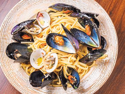 Frischer Fisch, Meeresfrüchte und regionale Zutaten sorgen auch im Winter für genussvolle Pausen. Foto: Jaka Ivancic