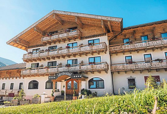 Hotel Lärchenhof: Ruhige Lage und WALD-Wellness für erholsame Stunden in den Bergen.