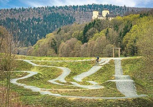 Die Burgenland Trails am Geschriebenstein und der Skillpark am Fuße der historischen Burg Lockenhaus im Mittelburgenland.
