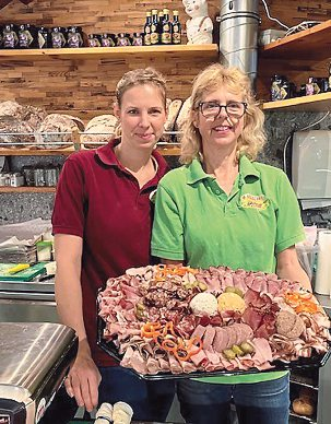 Deftiges vom Bauernstand Schaschel: Im Südpark werden GenieBer zu Ostern fündig. Foto: Schaschel