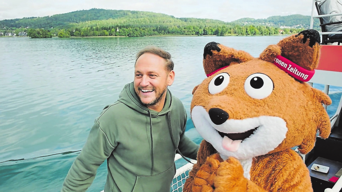 THEO LESEFUCHS ... . . . ist eine kleine Wasserratte. Gemeinsam mit Leseonkel Christian besucht er in unseren Lesevideos unter www.kidskrone.at im Juni die Wörtherseeschifffahrt. Dabei erfahren alle auch Geheimnisse rund um einen möglichen Schatz vor der Schlangeninsel. Foto: Christian Krall