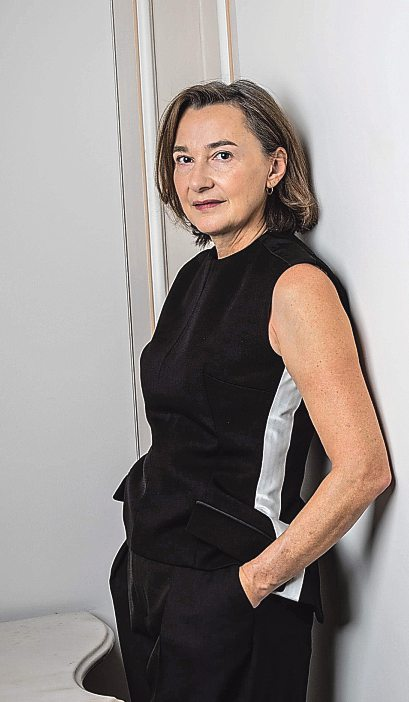 Sylvie Rohrer gehört seit 1999 dem Ensemble des Burgtheaters an, wurde mit zahlreichen Theaterpreisen bedacht und ist zudem in Film und Fernsehen sehr präsent. Ihre „Jedermann“-Rollen: Ein armer Nachbar/Werke. Fotos: SF/Julia Stix