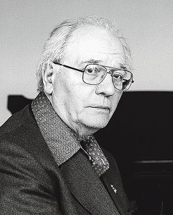 Die Amsel galt als „Lieblingsvogel“ des französischen Komponisten Olivier Messiaen. Er befand: „Der Gesang der Amsel übertrifft an Fantasie die menschliche Einbildungskraft.“ Foto: APA-Images/akg-images/Horst Maack